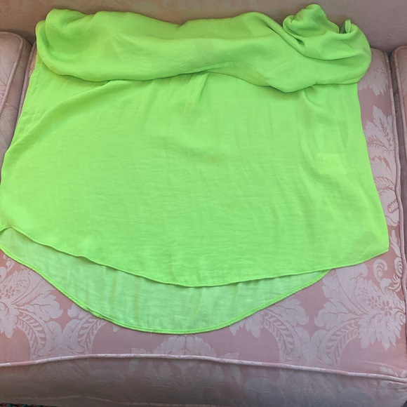 EUC. Rachel by Rachel Ray sleeveless lime, green, semi sheer top. - Picture 4 of 8